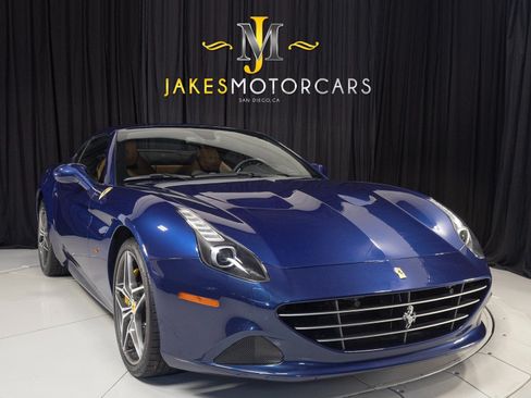 Used 2017 Ferrari California T RWD image 17