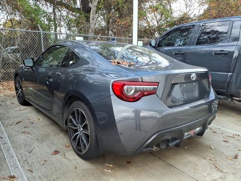 Used 2020 Toyota 86 image 2