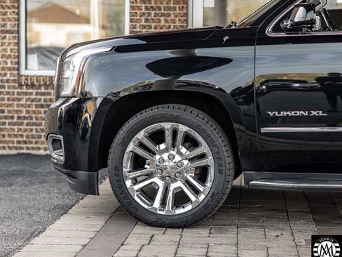 Used 2018 GMC Yukon XL SLT w/ Premium Edition AWD/4WD image 5