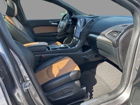 Used 2024 Ford Edge Titanium w/ Titanium Elite Package AWD/4WD image 12