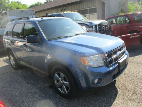 Used 2010 Ford Escape XLT AWD/4WD image 1