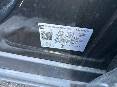 Used 2022 GMC Terrain SLE w/ Driver Convenience Package image 8