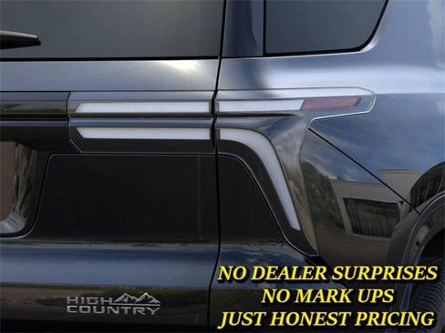 New 2026 Chevrolet Traverse High Country w/ LPO, Floor Liner Package image 11