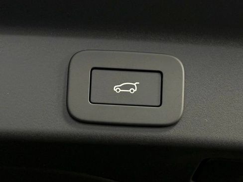 Used 2026 Jaguar F-PACE R-Dynamic S AWD/4WD image 18