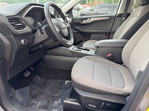 Used 2021 Ford Escape SE w/ SE Sport Appearance Package FWD image 12