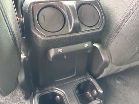 Used 2020 Jeep Wrangler Unlimited Sport AWD/4WD image 29