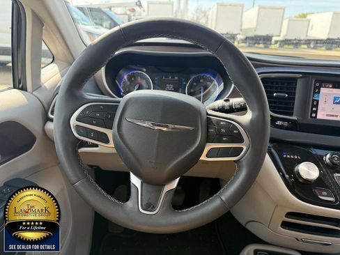 Used 2023 Chrysler Voyager LX image 19