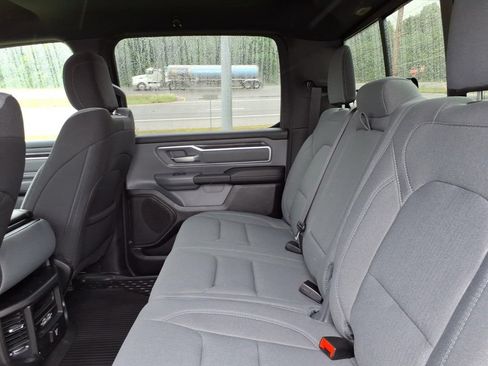 Used 2022 RAM 1500 Big Horn AWD/4WD image 6