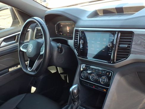 Certified 2023 Volkswagen Atlas Cross Sport SE w/ Panoramic Sunroof Package image 11