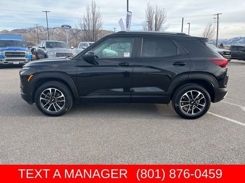 Used 2025 Chevrolet TrailBlazer LT AWD/4WD image 7