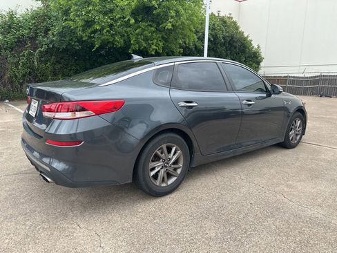 Used 2020 Kia Optima LX image 4