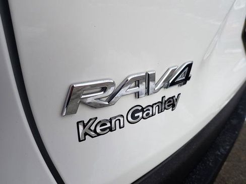 Certified 2022 Toyota RAV4 XLE image 7