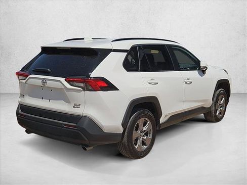 Used 2025 Toyota RAV4 XLE AWD/4WD image 5