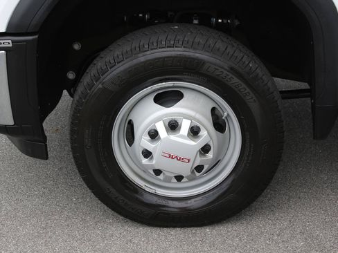 Used 2025 GMC Sierra 3500 Pro w/ Convenience Package AWD/4WD image 37
