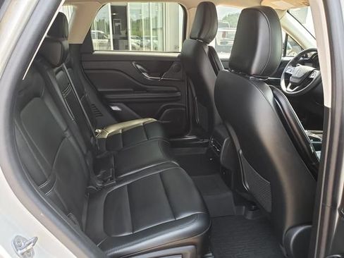 Used 2024 Lincoln Corsair AWD image 19