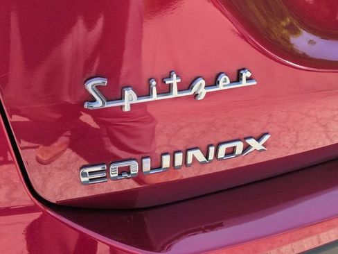 Used 2023 Chevrolet Equinox LT FWD image 33