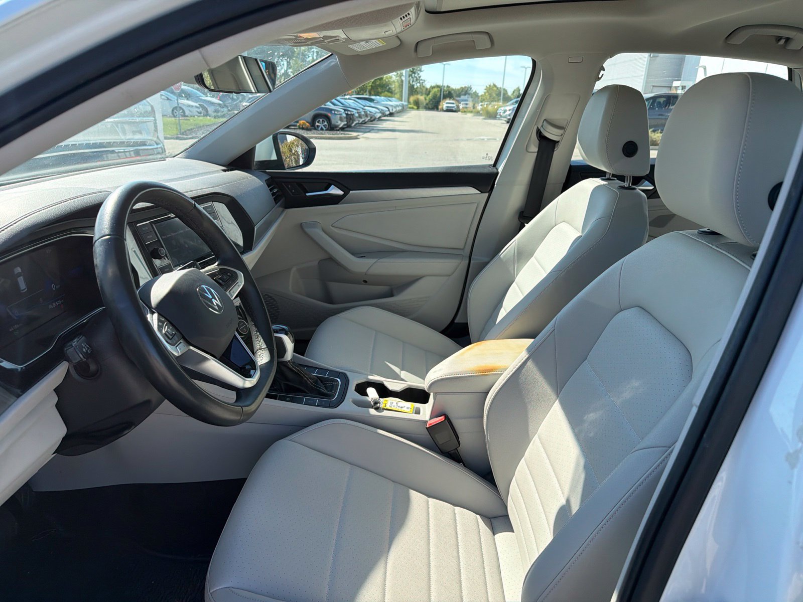 Used 2023 Volkswagen Jetta SE w/ Panoramic Sunroof Package FWD image 20