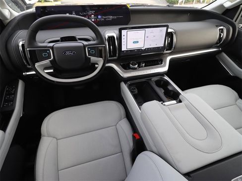 New 2025 Ford Expedition Max Platinum w/ Platinum Ultimate Package image 10