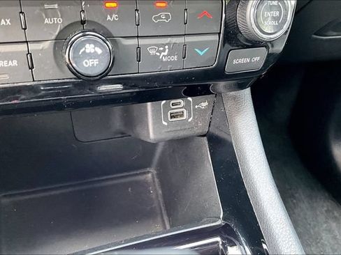 Used 2025 Jeep Compass Limited AWD/4WD image 33