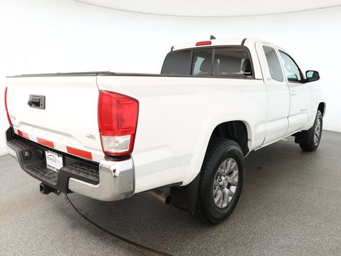 Used 2017 Toyota Tacoma SR5 image 4