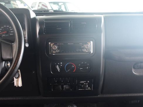 Used 2004 Jeep Wrangler SE AWD/4WD image 31