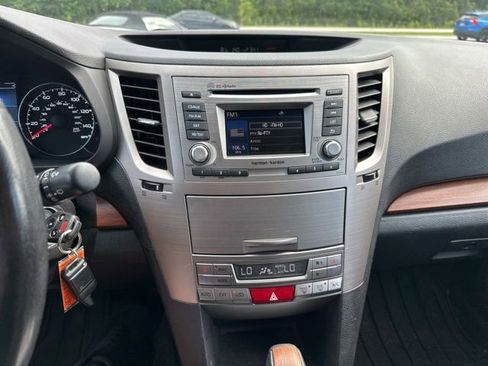 Used 2013 Subaru Outback 2.5i Limited w/ Moonroof Pkg AWD/4WD image 16
