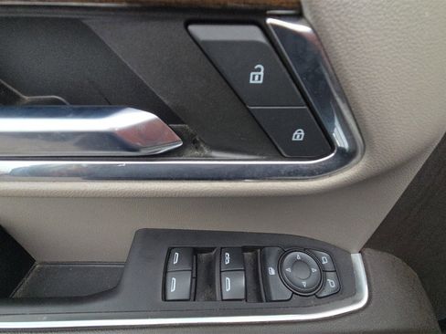 Used 2023 GMC Sierra 1500 SLE image 28