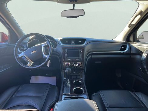Used 2017 Chevrolet Traverse LT image 9