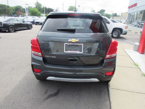 Used 2017 Chevrolet Trax LT w/ LT Convenience Package AWD/4WD image 6