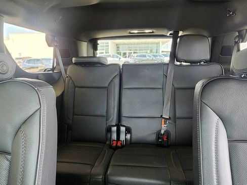 Used 2025 GMC Yukon Denali RWD image 18