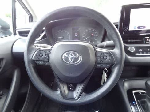 Used 2023 Toyota Corolla LE FWD image 11