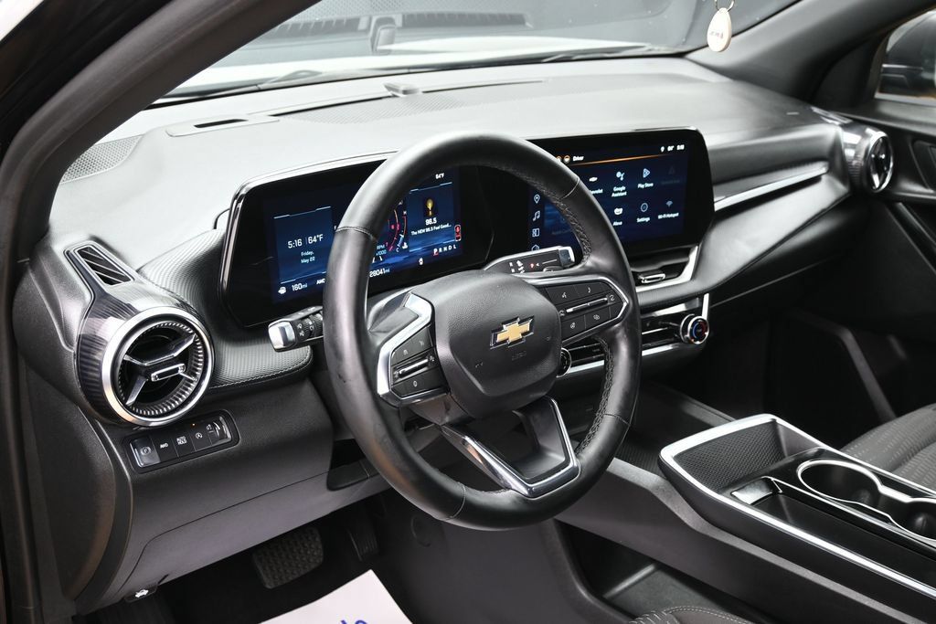 Used 2025 Chevrolet Equinox LT AWD/4WD image 26