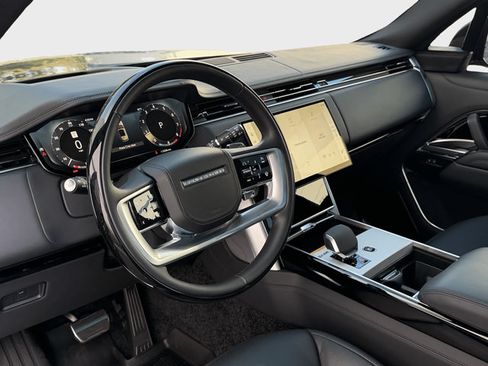 Used 2025 Land Rover Range Rover SE AWD/4WD image 30