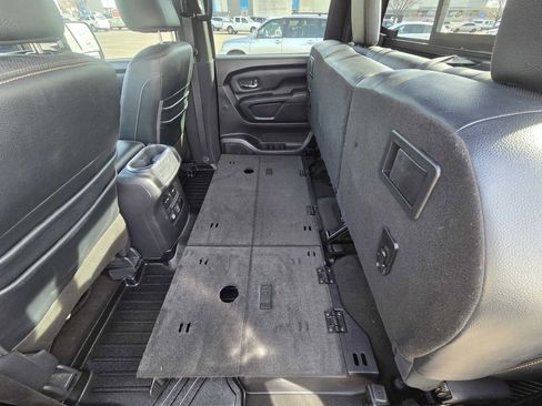 Used 2019 Nissan Titan SL w/ Midnight Edition image 16