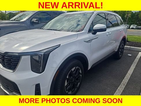 Used 2024 Kia Sorento S AWD/4WD image 4