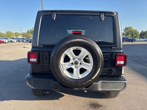 Used 2021 Jeep Wrangler Unlimited Sport image 4