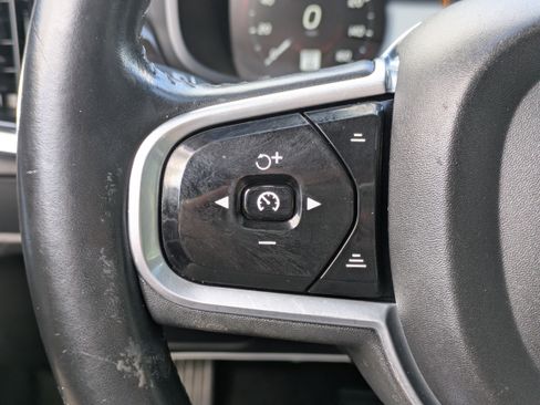 Used 2017 Volvo S90 T5 Momentum w/ Convenience Package image 23