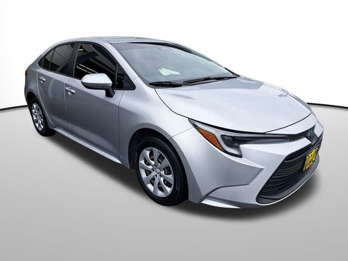 Used 2023 Toyota Corolla LE image 8