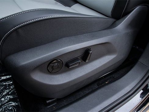 New 2026 Volkswagen Tiguan SE R-Line image 15