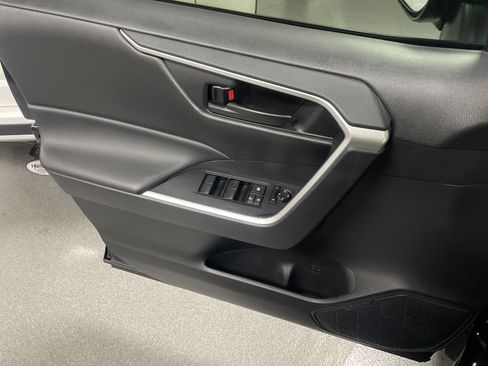 Used 2025 Toyota RAV4 LE image 5