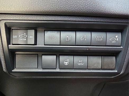 Used 2024 Toyota Tundra Limited AWD/4WD image 22