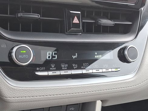 Certified 2023 Toyota Corolla Cross LE image 17