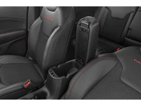 Used 2019 Jeep Compass Trailhawk w/ Cold Weather Group AWD/4WD image 17
