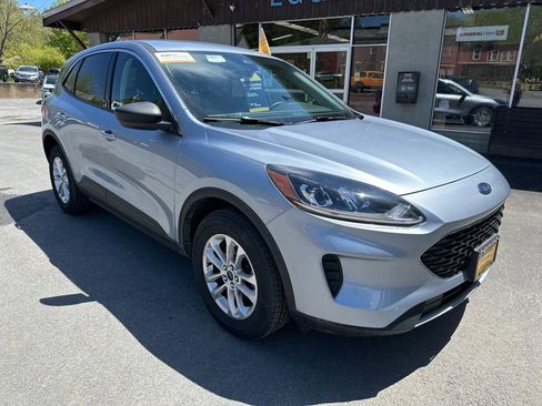 Used 2022 Ford Escape SE w/ Cold Weather Package AWD/4WD image 3