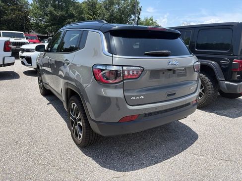 Used 2022 Jeep Compass Limited AWD/4WD image 4
