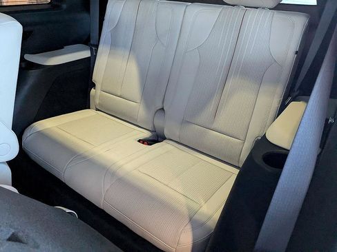 New 2026 Cadillac Vistiq Luxury image 26