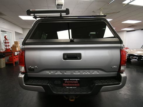 Certified 2019 Toyota Tacoma SR image 6