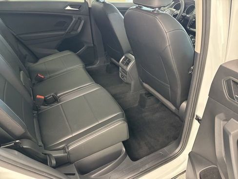Used 2019 Volkswagen Tiguan SE w/ Panoramic Sunroof Package image 31