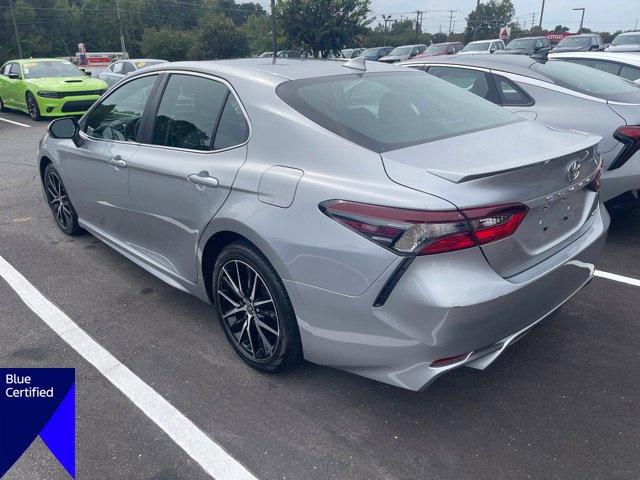 Used 2024 Toyota Camry SE w/ Cold Weather Package FWD image 3
