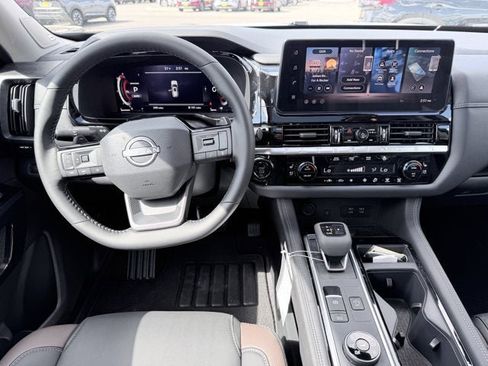 New 2026 Nissan Pathfinder Platinum AWD/4WD image 16